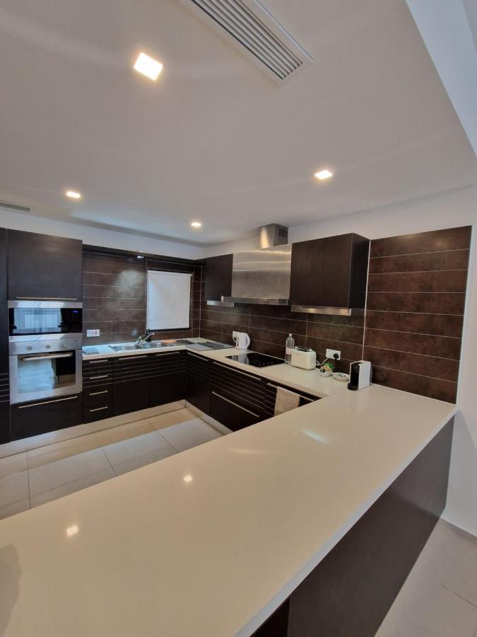 Korzo Suites St. Julian'S Экстерьер фото